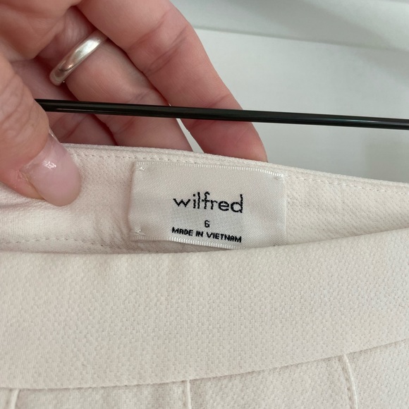 Aritzia Wilfred Tennis Skirt - Cream colour size 6 - Picture 3 of 3